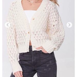 SIZE SMALL CREAM KNIT CARDIGAN